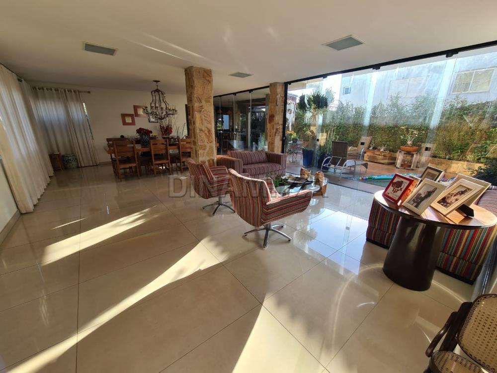 Alugar Casa / Padrão em Condomínio em Uberaba R$ 7.500,00 - Foto 1