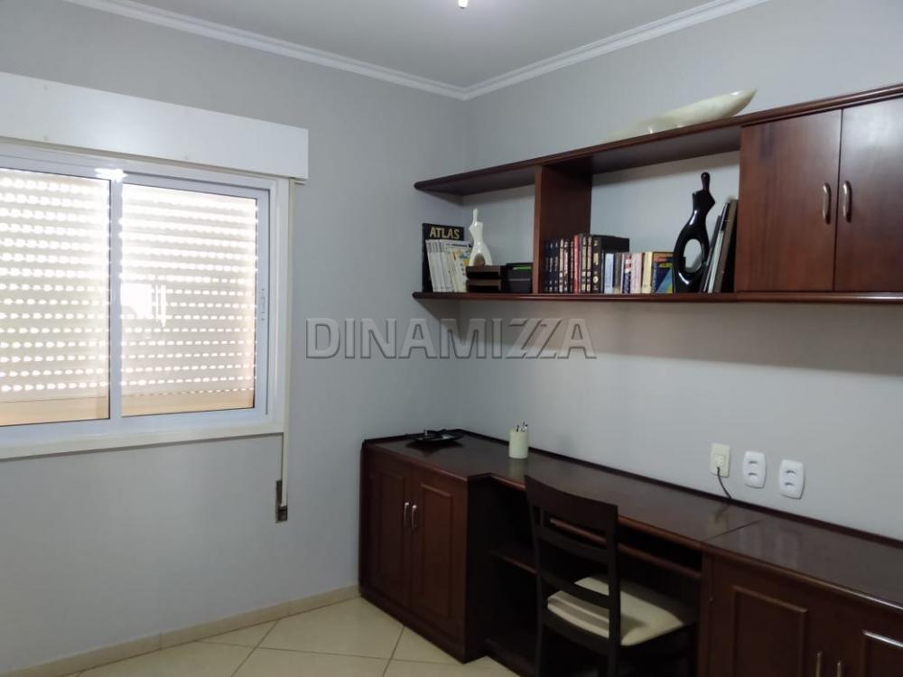 Comprar Apartamento / Padrão em Uberaba R$ 650.000,00 - Foto 17