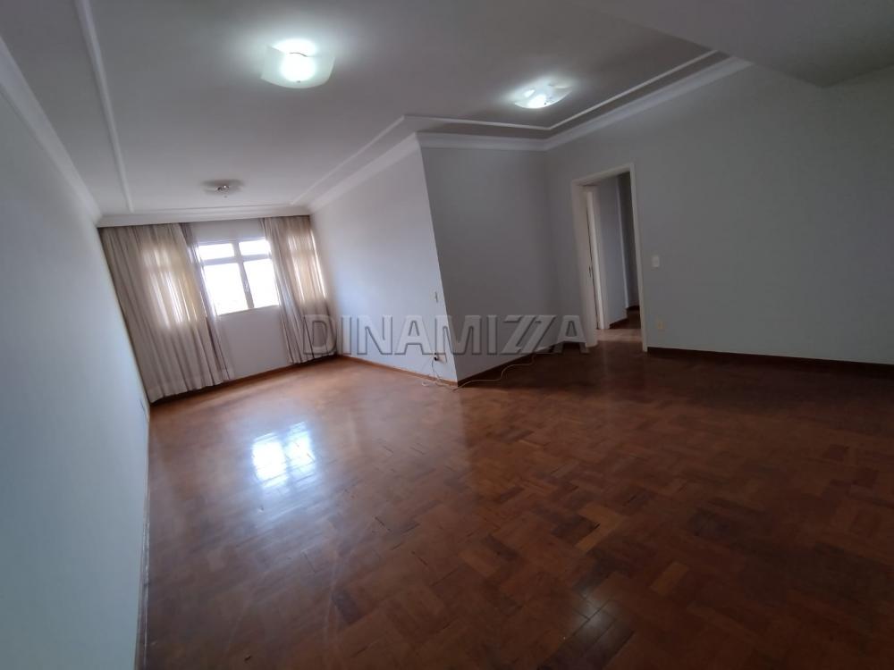 Alugar Apartamento / Padrão em Uberaba R$ 1.300,00 - Foto 1