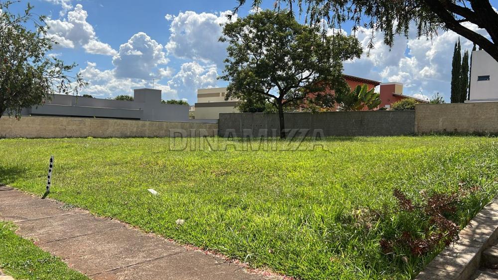 Comprar Terreno / Condomínio em Uberaba R$ 600.000,00 - Foto 15