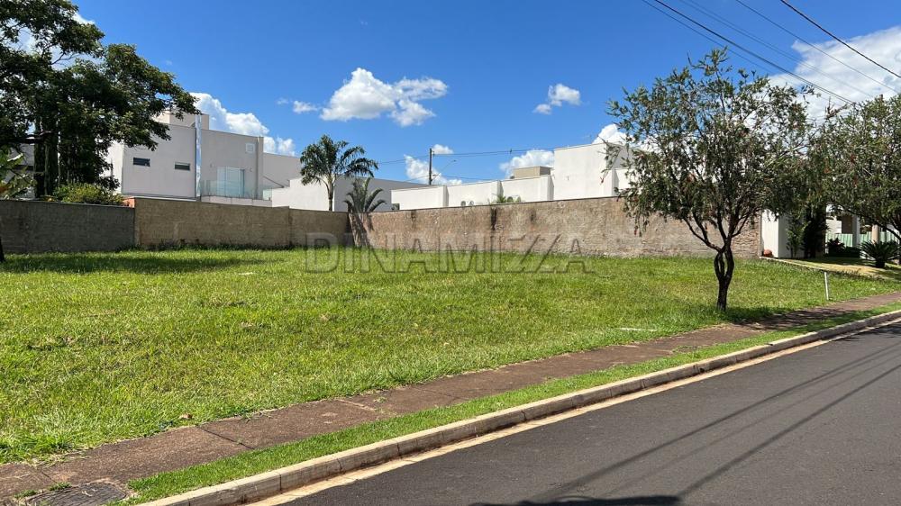 Comprar Terreno / Condomínio em Uberaba R$ 600.000,00 - Foto 16