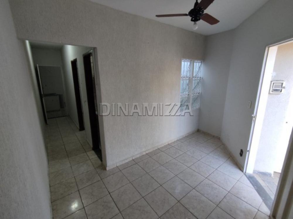 Alugar Apartamento / Kitnet/Flat/Loft em Uberaba R$ 850,00 - Foto 1