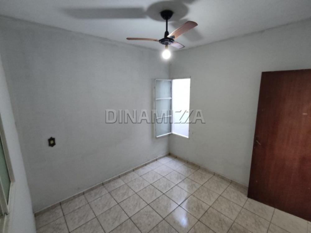 Alugar Apartamento / Kitnet/Flat/Loft em Uberaba R$ 850,00 - Foto 3