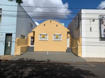 Alugar Casa / Padrão em Uberaba. apenas R$ 1.500,00