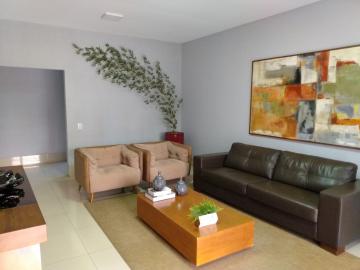 Alugar Apartamento / Padrão em Uberaba. apenas R$ 735.000,00