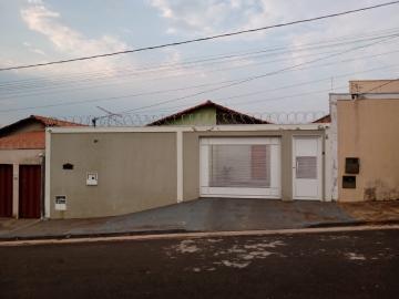 Alugar Casa / Padrão em Uberaba. apenas R$ 460.000,00
