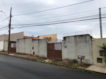 Alugar Terreno / Padrão em Uberaba. apenas R$ 140.000,00