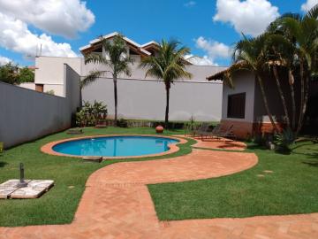 Alugar Casa / Padrão em Condomínio em Uberaba. apenas R$ 2.000.000,00