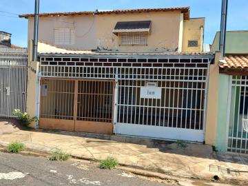 Alugar Casa / Padrão em Uberaba. apenas R$ 195.000,00