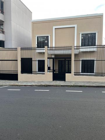 Alugar Casa / Padrão em Uberaba. apenas R$ 1.200.000,00