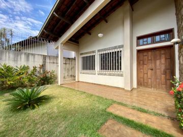 Alugar Casa / Padrão em Uberaba. apenas R$ 1.370.000,00