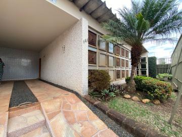 Alugar Casa / Padrão em Uberaba. apenas R$ 7.000,00