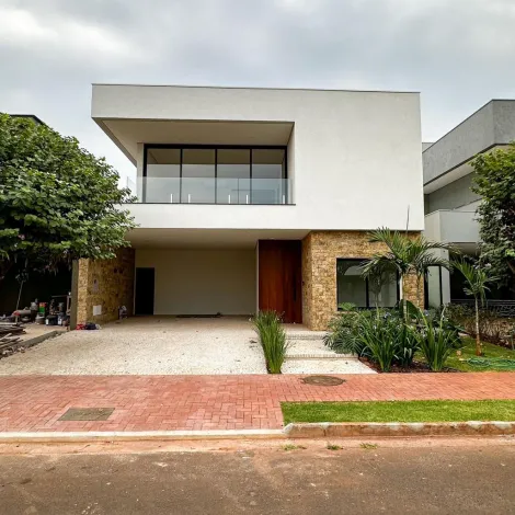 Alugar Casa / Padrão em Condomínio em Uberaba. apenas R$ 2.150.000,00