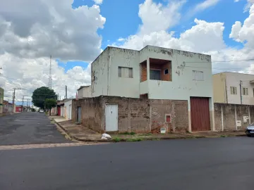 Alugar Casa / Padrão em Uberaba. apenas R$ 315.000,00