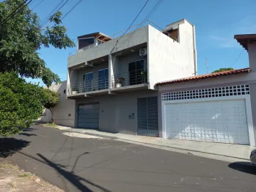 Alugar Casa / Padrão em Uberaba. apenas R$ 550.000,00