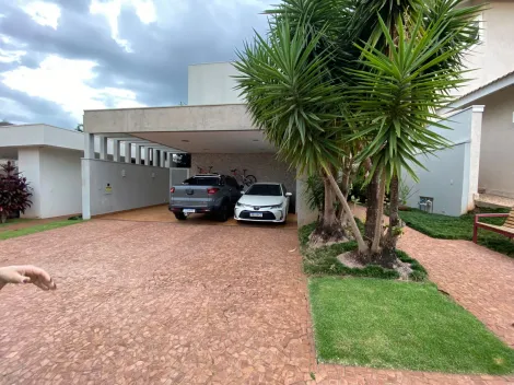 Alugar Casa / Padrão em Condomínio em Uberaba. apenas R$ 1.950.000,00