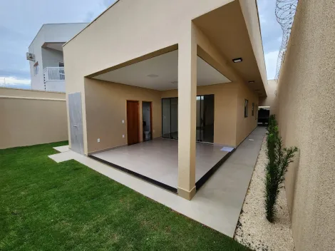 Alugar Casa / Padrão em Uberaba. apenas R$ 620.000,00