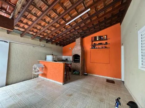 Alugar Casa / Padrão em Uberaba. apenas R$ 300.000,00