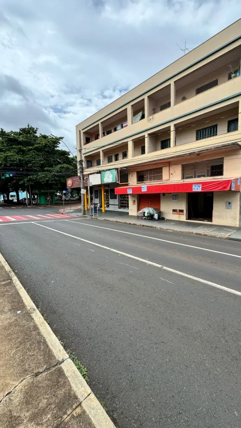 loja comercial para frente da Avenida Leopoldino e Bem Próximo ao Mercado municipal de Uberaba