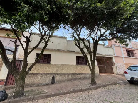 Alugar Casa / Padrão em Uberaba. apenas R$ 300.000,00