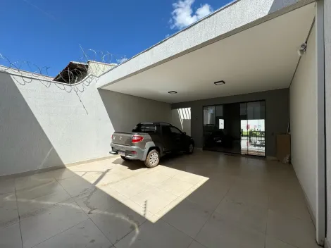 Alugar Casa / Padrão em Uberaba. apenas R$ 900.000,00